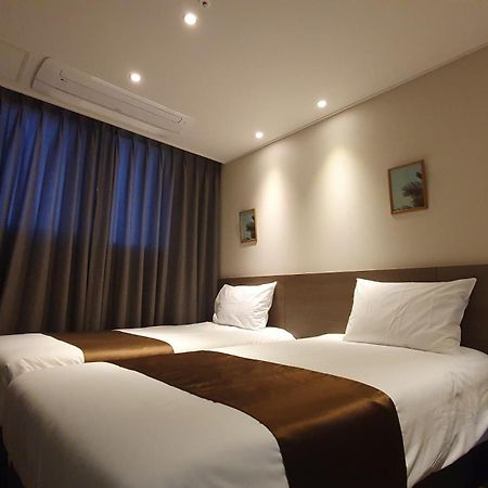 Grandmillions Hotel Szogüpho Kültér fotó
