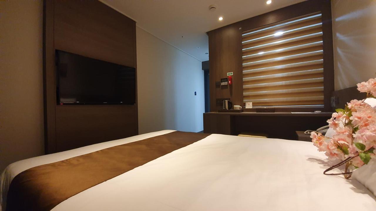 Grandmillions Hotel Szogüpho Kültér fotó